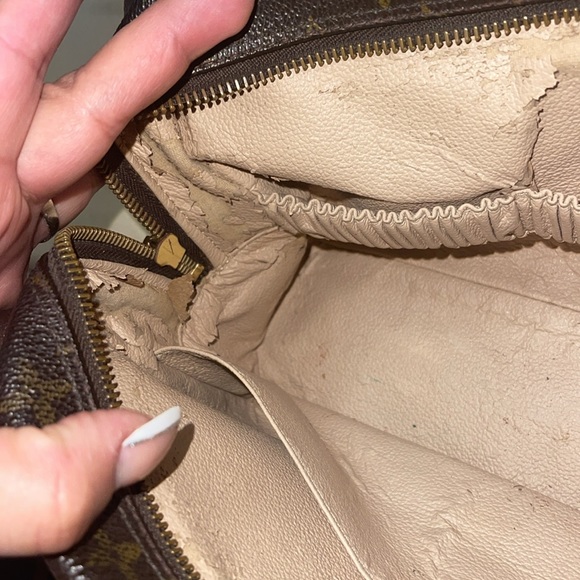 LOUIS VUITTON Monogram Trousse Toilette 28 Bag - Picture 10 of 13